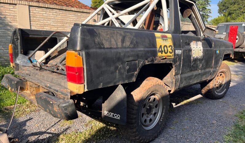 Nissan Patrol Corta (de carrera) lleno
