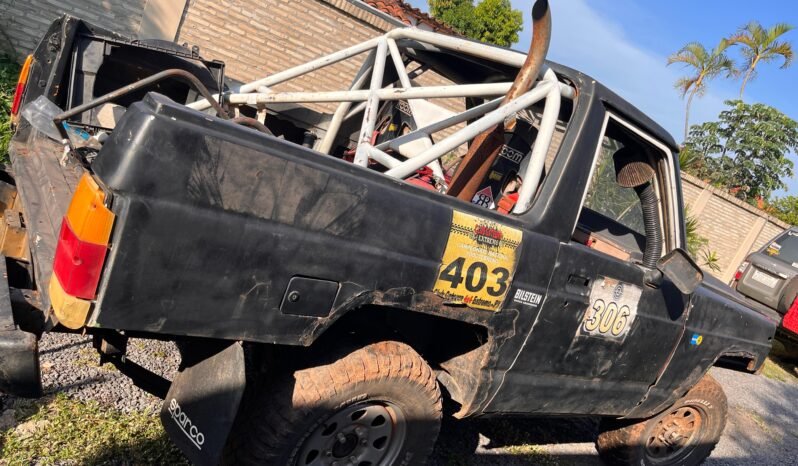 Nissan Patrol Corta (de carrera) lleno