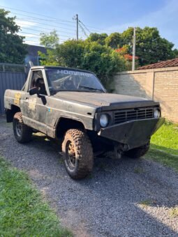 Nissan Patrol Corta (de carrera) lleno