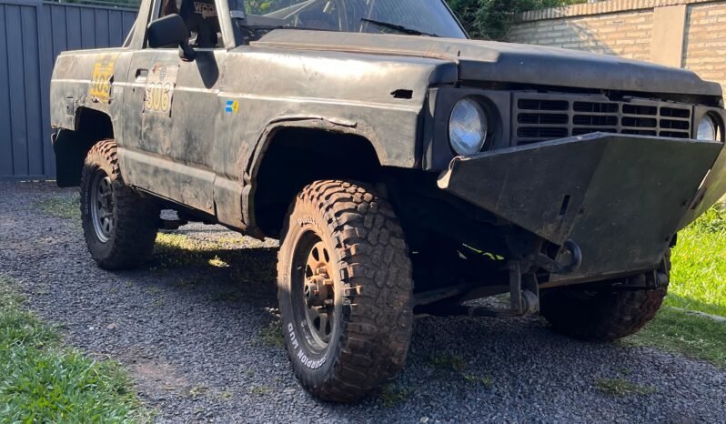 Nissan Patrol Corta (de carrera) lleno